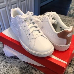 Women’s Nike court royale